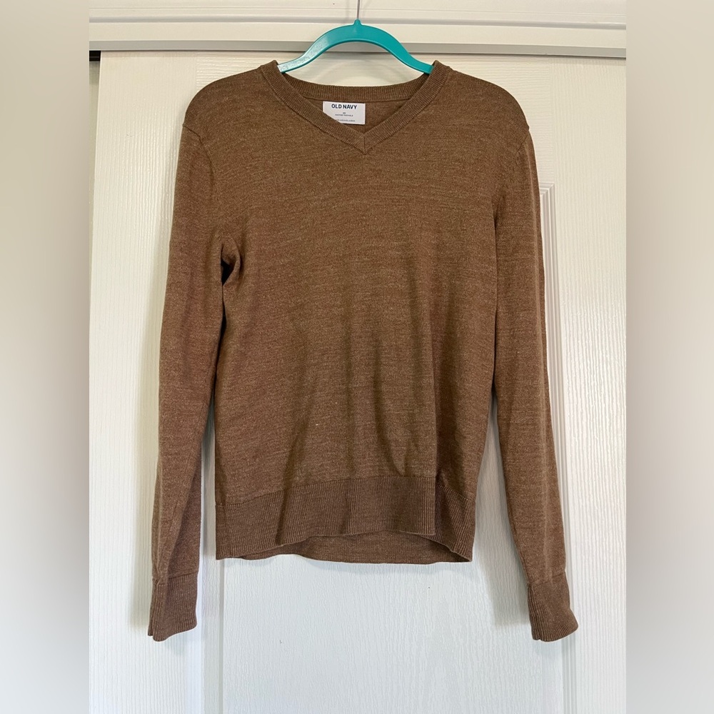 Old Navy Men’s tan sweater